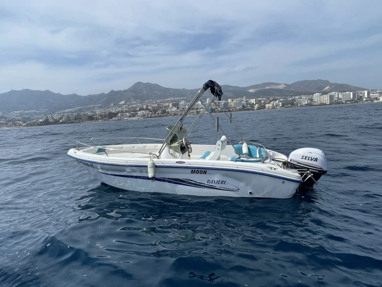 Alquiler Estepona - Rainieri Azzurra 500 en SamBoat