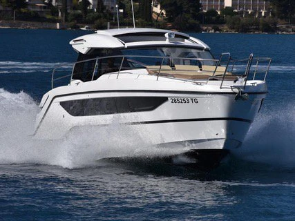 Bavaria Bavaria SR36HT de alquiler a Trogir