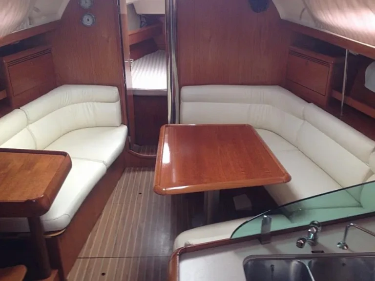 Alquiler Velero en Álimos - Jeanneau Sun Odyssey 37