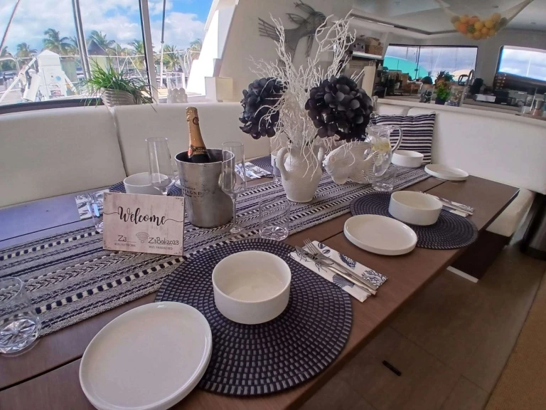 Alquiler Yate de lujo Bali con o sin  título de navegación