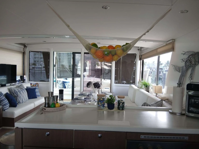 Alquiler de barcos Nassau barato de ZURI 3