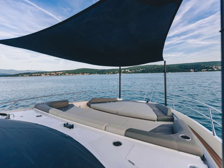 Alquiler de Yate de lujo, con o sin patrón Sunseeker Novi Vinodolski