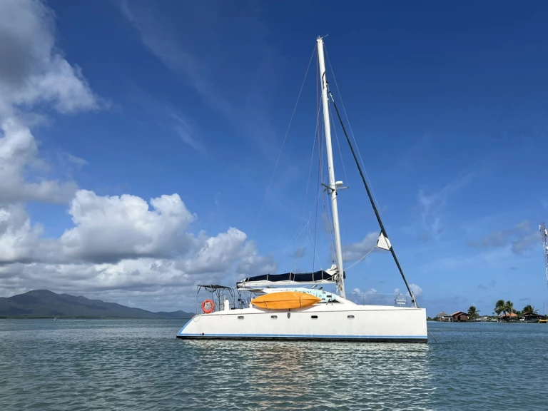 Alquiler Catamarán Nautitech con o sin  título de navegación
