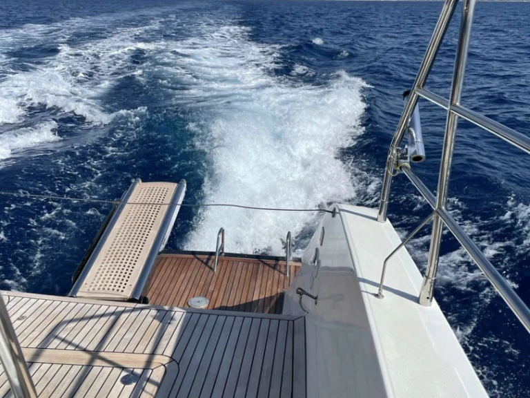 Alquiler de barcos Lávrio barato de Lagoon 630 Motor Yacht