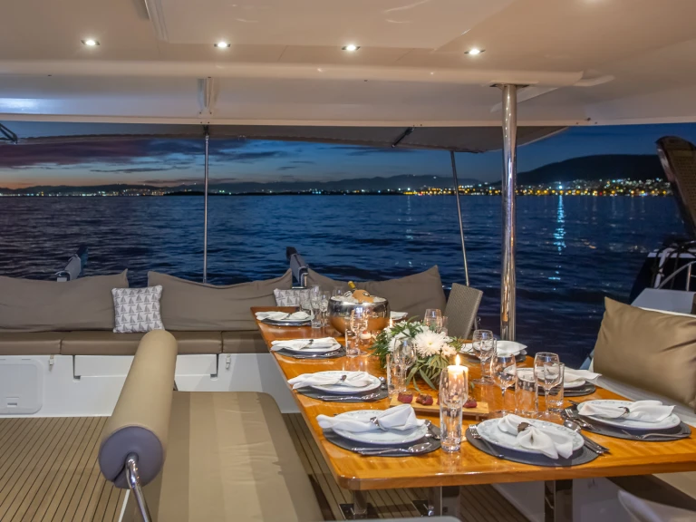 Fountaine Pajot Saba 50 de alquiler a Néa Péramos