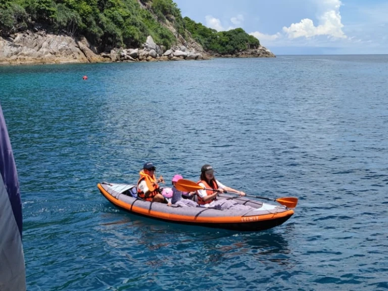 Alquiler de barcos Mai Khao barato de Motoryacht Maha Bhetra
