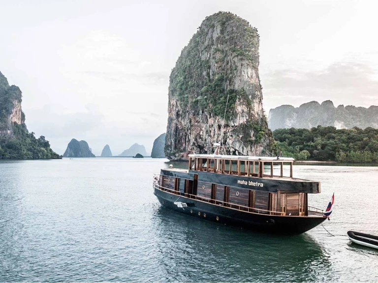 Alquiler de embarcaciones  Motoryacht Maha Bhetra enMai Khao en Samboat