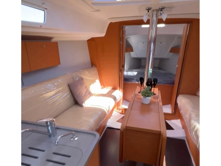 Alquiler de barcos Furnari barato de Dufour 32