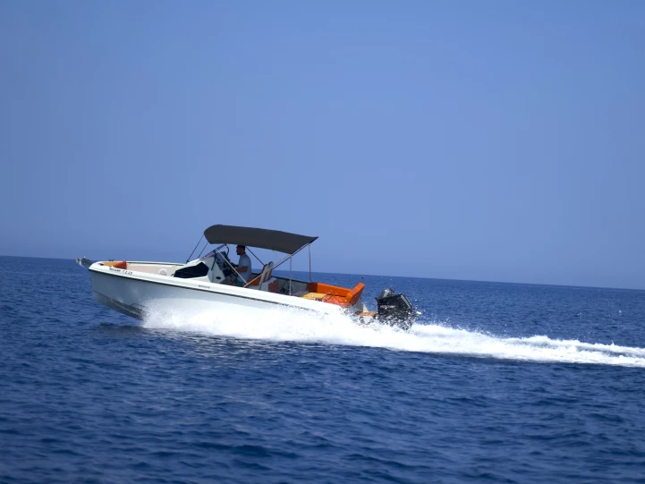 Alquiler Lancha en Zante - Protagon Space 25
