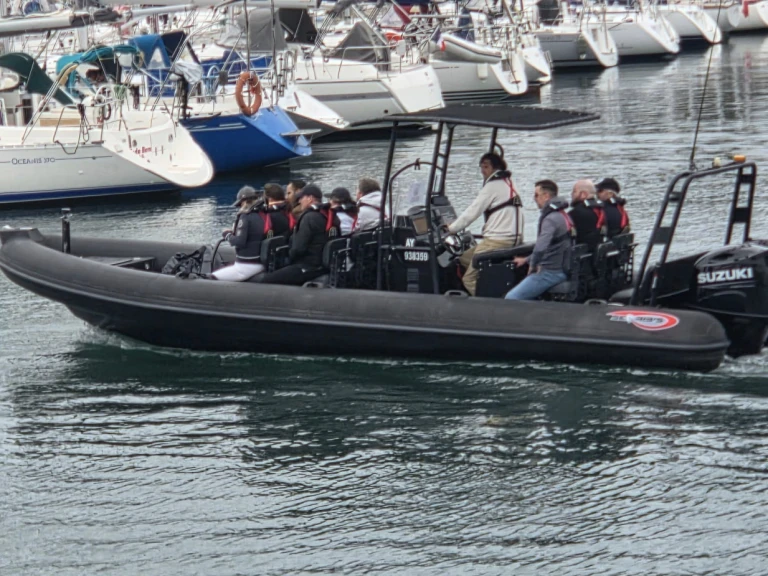 Alquiler Neumática Searib's con o sin  título de navegación