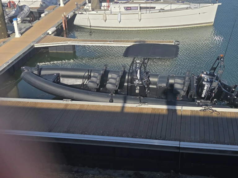 Alquiler de Searib's SR 8.60 PRO en Arzon