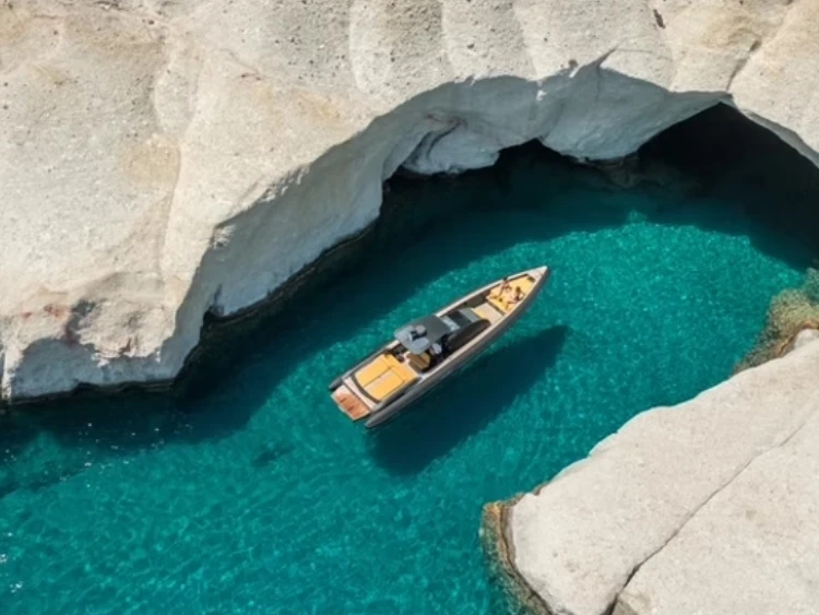 Alquiler de barcos Lávrio barato de Technohull Omega 41