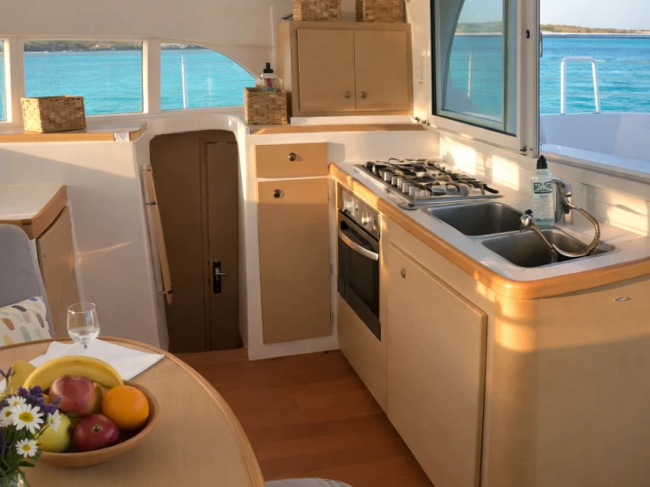 Alquiler Sant Antoni de Portmany - Lagoon Lagoon 380 S2 en SamBoat