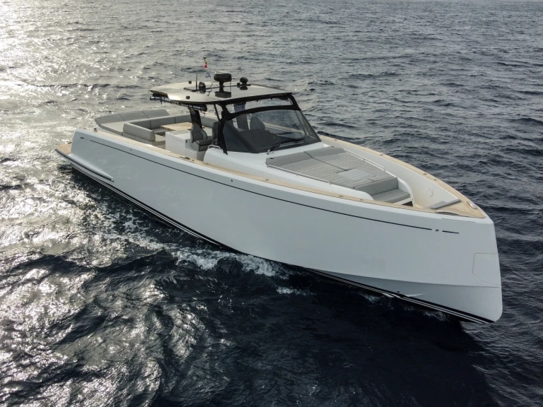 Alquiler de embarcaciones Pardo Yachts Pardo 50 enCannes en Samboat