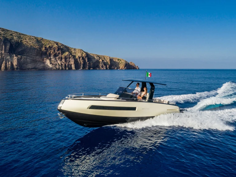 Alquiler de embarcaciones Invictus  Invictus 280 TT enPoltu Quatu en Samboat