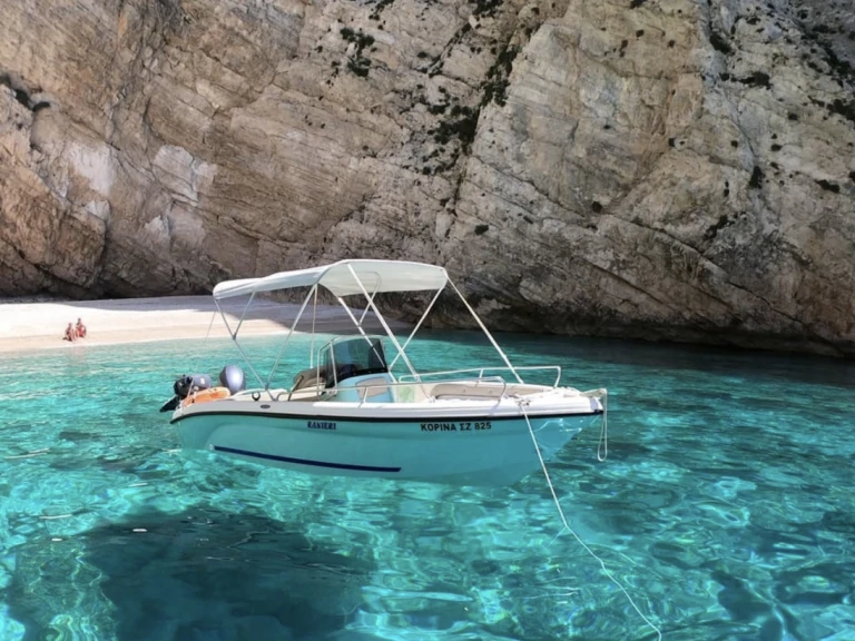 Alquiler de Ranieri Ranieri 500 Open en Zante