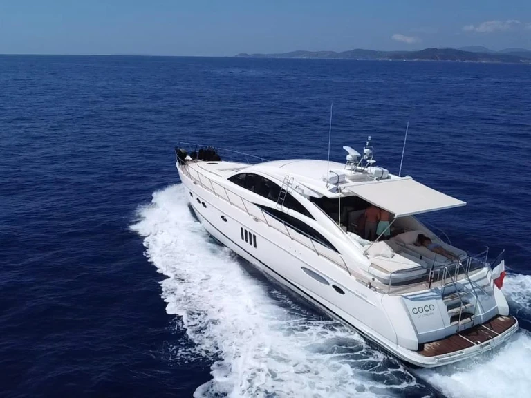 Alquiler de barcos Vieux Port de Cannes barato de Princess V70