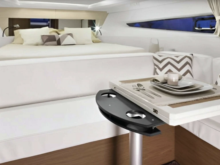 Alquiler de embarcaciones Jeanneau Leader 36 enCannes en Samboat