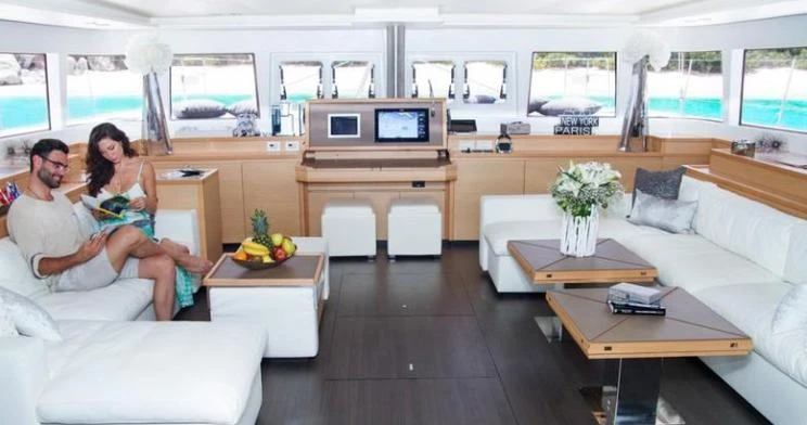 Alquiler de embarcaciones Lagoon 620 Power Catamaran enKey West en Samboat