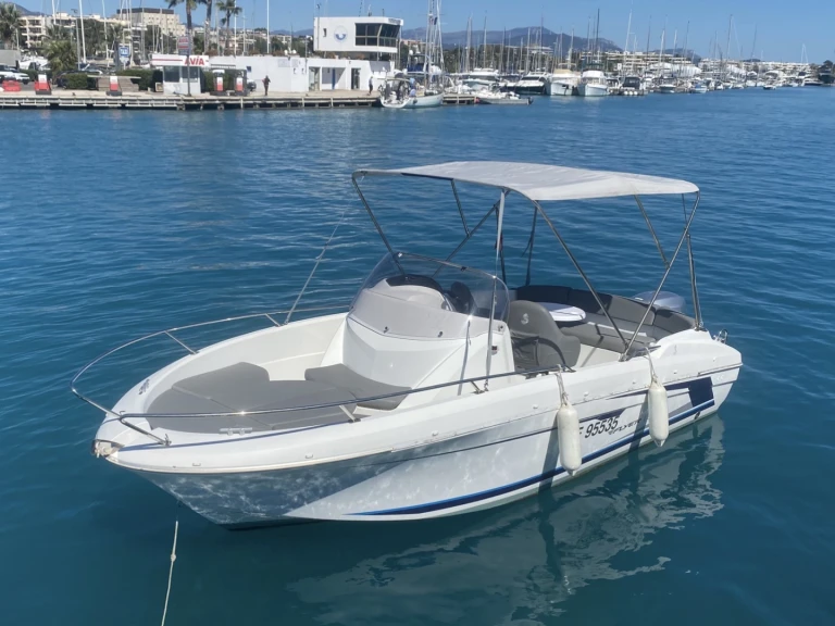 Alquiler de Bénéteau Flyer 650 Open en Francia