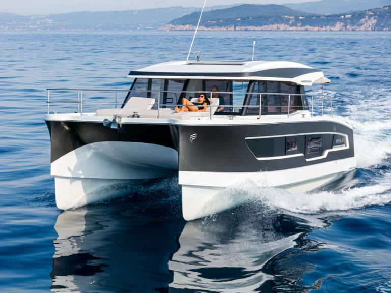 Alquiler Lancha Fountaine Pajot con o sin  título de navegación
