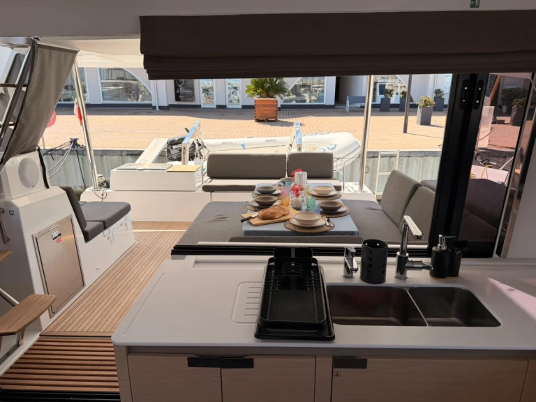 Alquiler Catamarán Fountaine Pajot con o sin  título de navegación