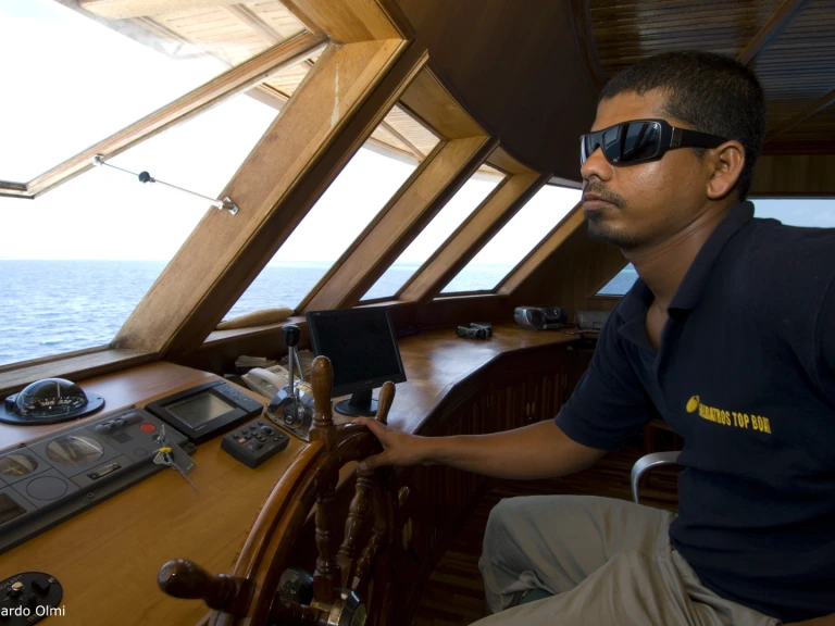 Alquiler de embarcaciones  Conte Max enHulhumale en Samboat