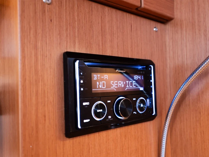 Alquiler de barcos Kiáto barato de Bavaria C42