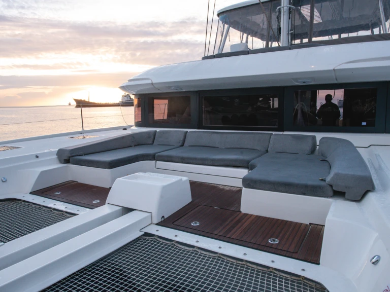 Catamarán para alquilar Olbia al mejor precio