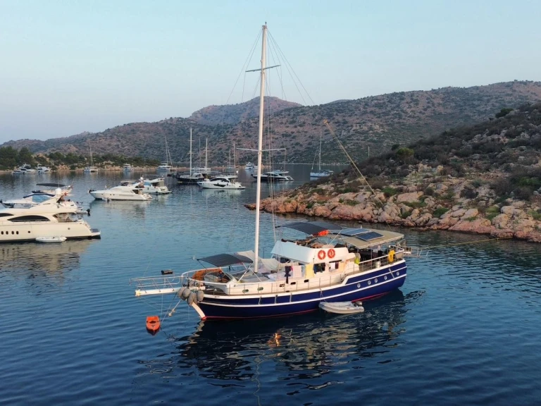 Alquiler Yate de lujo Custom Gulet-Motor Sailor con o sin  título de navegación