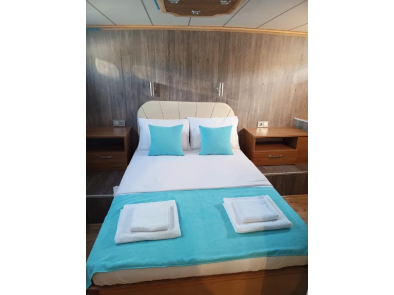 Alquiler Yate de lujo Custom Gulet-Motor Sailor con o sin  título de navegación