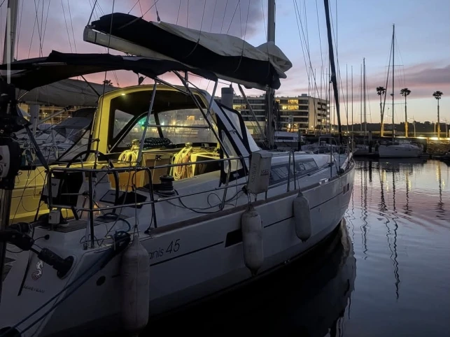 Bénéteau Oceanis 45 de alquiler a Lagos