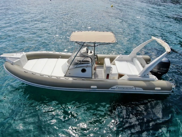 Alquiler de barcos Cavalaire-sur-Mer barato de Tempest 850 Open