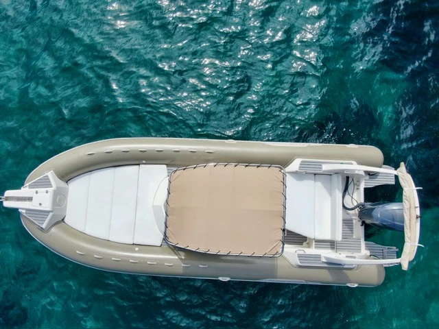 Alquiler Neumática en Cavalaire-sur-Mer - Capelli Tempest 850 Open