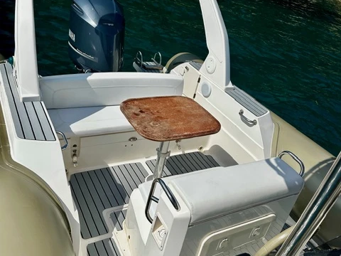 Alquiler de embarcaciones Capelli Tempest 850 Open enCavalaire-sur-Mer en Samboat