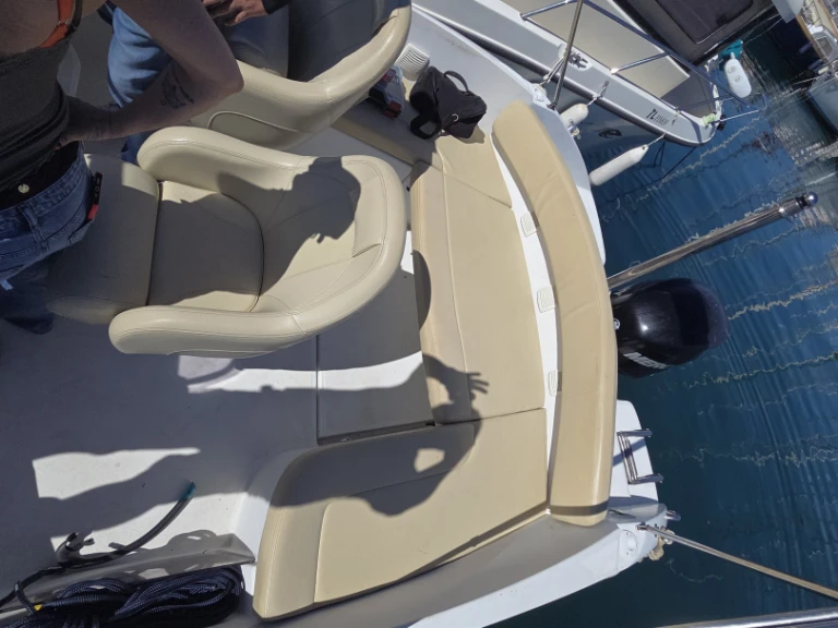 Alquiler de barcos Toulon barato de Flyer 650 Sun Deck