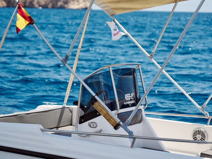Alquiler de embarcaciones Poseidon 455R enAltea en Samboat