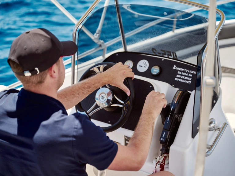 Poseidon 455R de alquiler a Altea