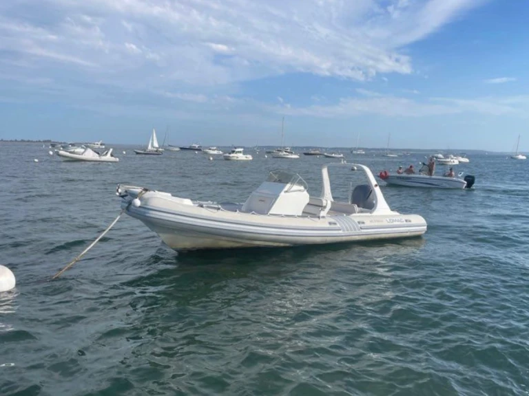 Alquiler Neumática en Toulon - Lomac NAUTICA 8