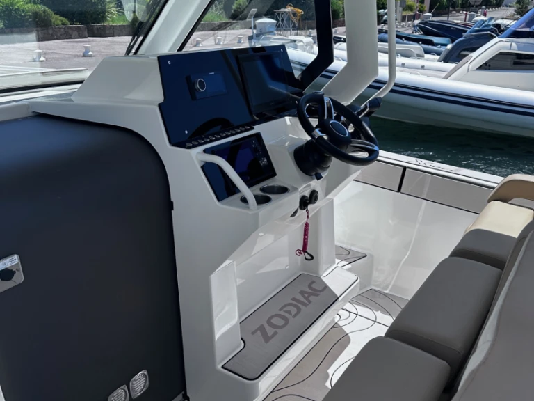 Alquiler de embarcaciones Zodiac X10CC enCogolin en Samboat