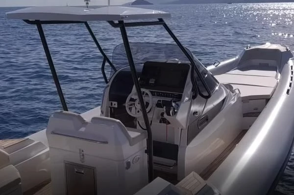 Alquiler de barcos Marine de Sant'Ambrogio barato de NUOVA JOLLY 33