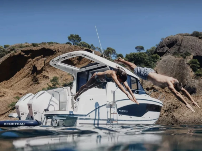 Alquiler de Lancha, con o sin patrón Bénéteau Nápoles