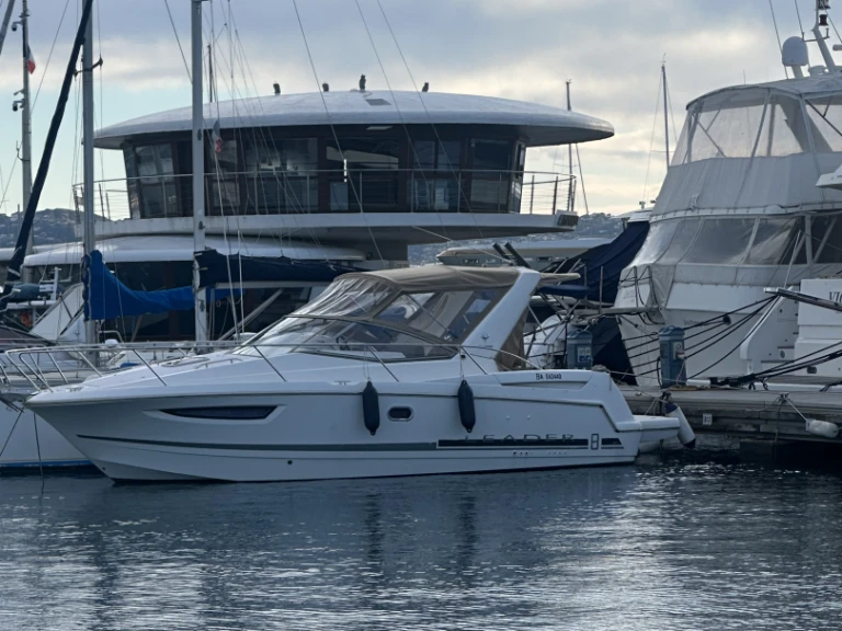 Alquiler Lancha Jeanneau con o sin  título de navegación