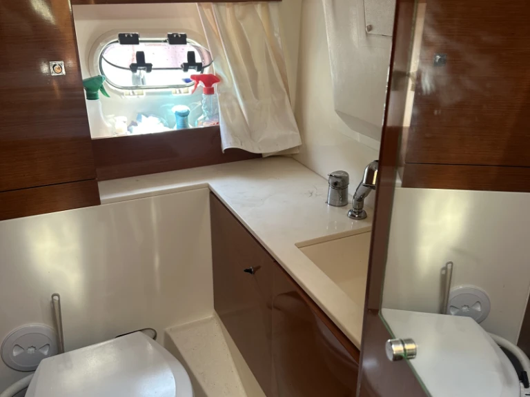 Alquiler de Jeanneau Leader 8 en Mandelieu-la-Napoule