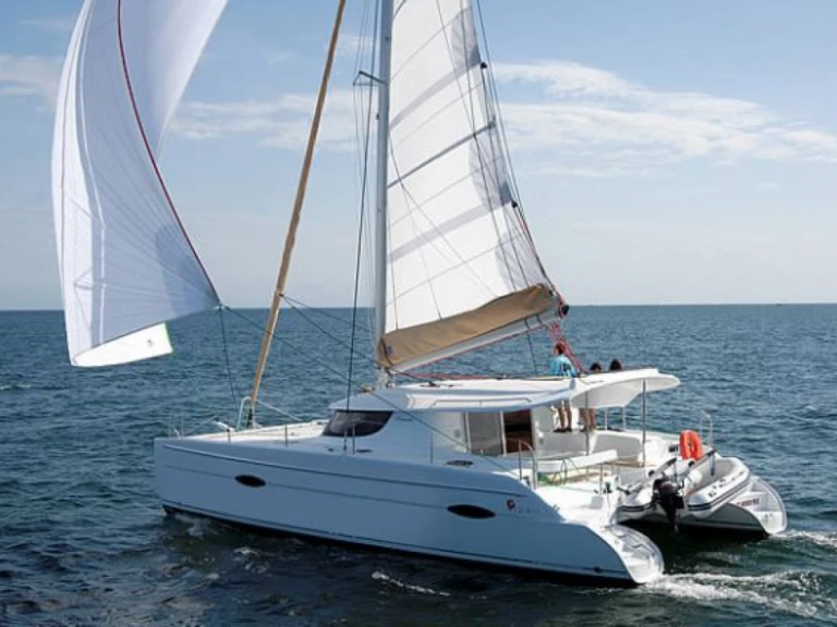 Alquiler de embarcaciones Fountaine Pajot Lipari 41 enRoses en Samboat
