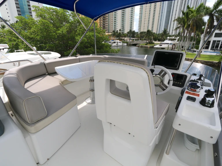 Alquiler Yate de lujo Azimut con o sin  título de navegación