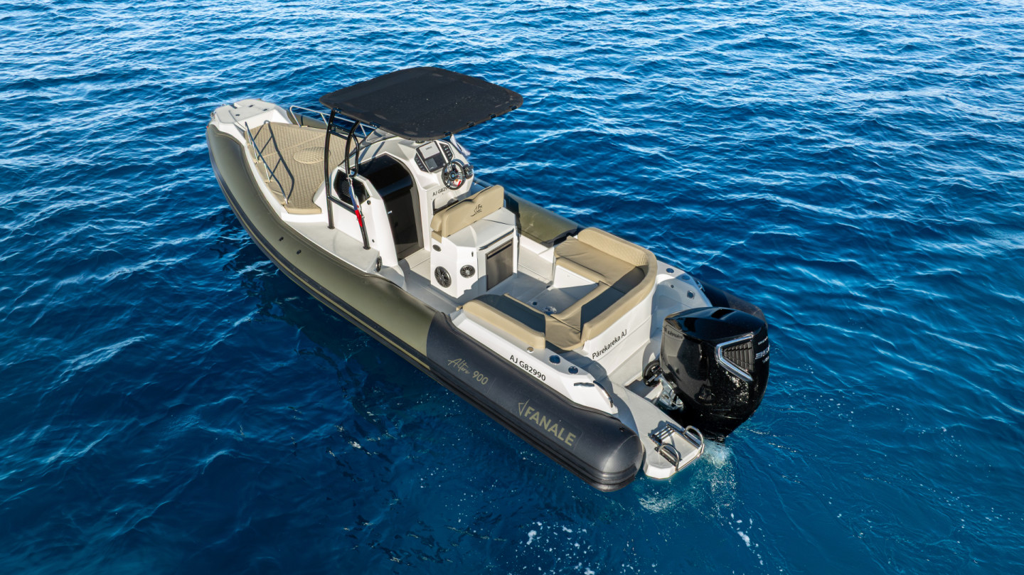 Alquiler Neumática Fanale marine ALTORE 900 CABINE en Porto Pollo