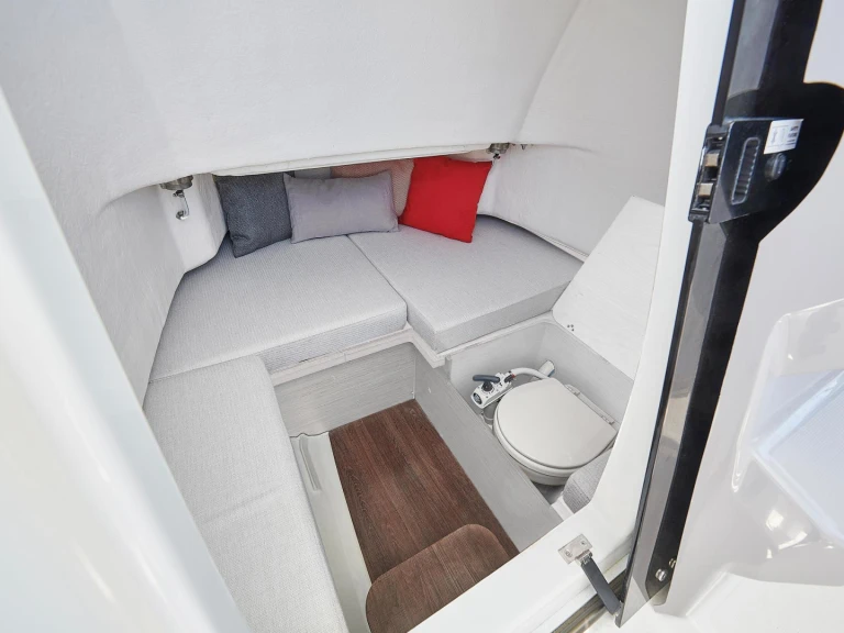 Jeanneau Cap Camarat 7.5 CC de alquiler a Rapallo