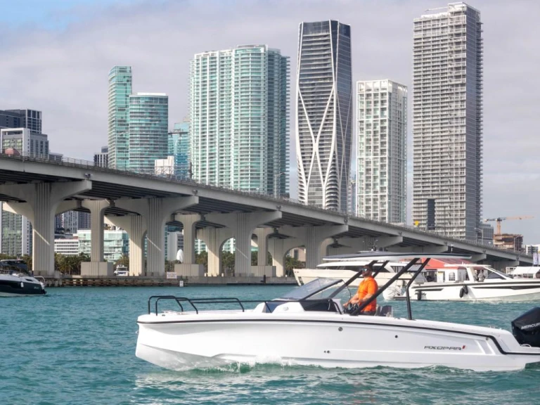Alquiler de embarcaciones Axopar Axopar 25 Cross Top enMiami en Samboat