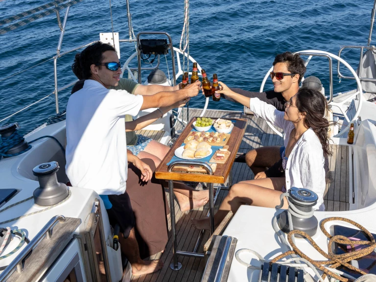 Alquiler de Velero, con o sin patrón Bavaria Sines